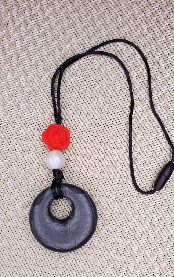 chew stim necklace