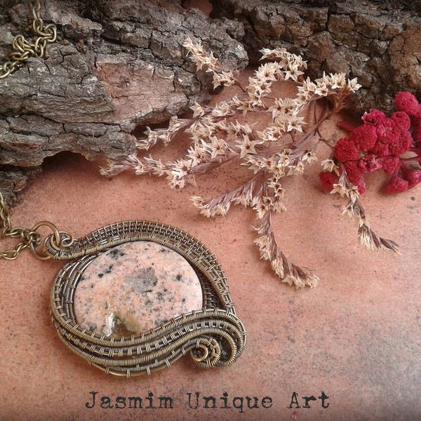 Beige rhodonite wire wrapped brass necklace Wire wrapped circle beige necklace Beige rhodonite pendant Long chain boho necklace for woman