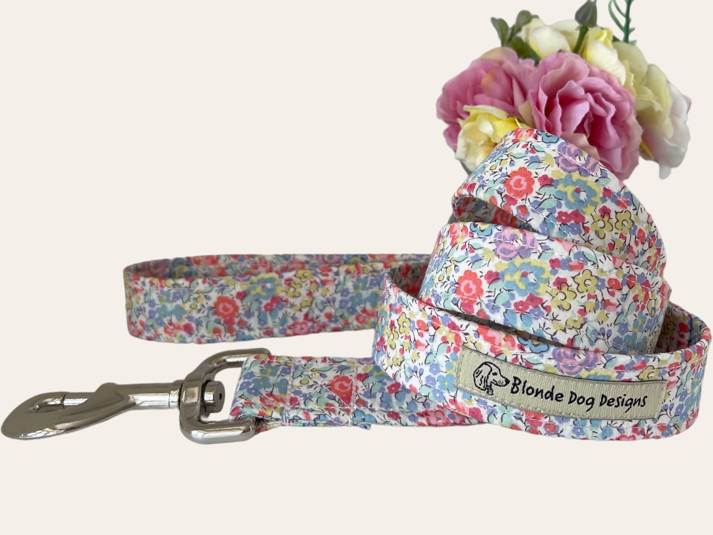 Floral dog best sale leash