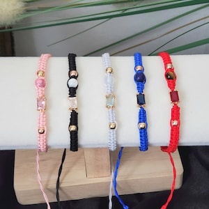 Bracelet macramé minimaliste | Cadeau bohème ajustable avec perles et pierres précieuses pour elle