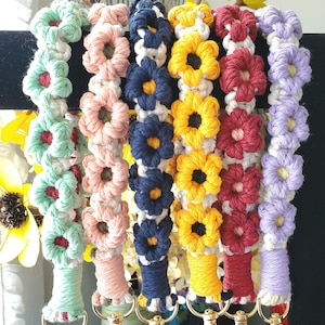 Flower Daisy Wristlet Macrame Flower Keychain Boho Keychain Gift For Her Handmade Keychain