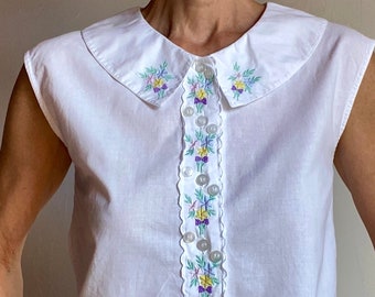 90s Floral bordado Camisa top Vintage Blusa abotonada camiseta sin mangas Cuello bordado Flores de prado románticas