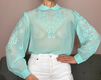 Blusa da sarta anni '80 Realizzata a mano in mussola Camicia blusa trasparente ricamata a mano Abbottonata dietro