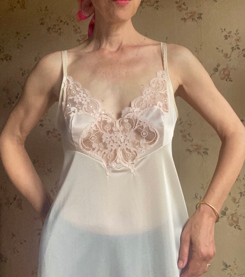 70s Made in France Nuisette french label Celon Dentelle Lingerie française Robe-nuisette Crème ivoire Satinée soyuese image 9