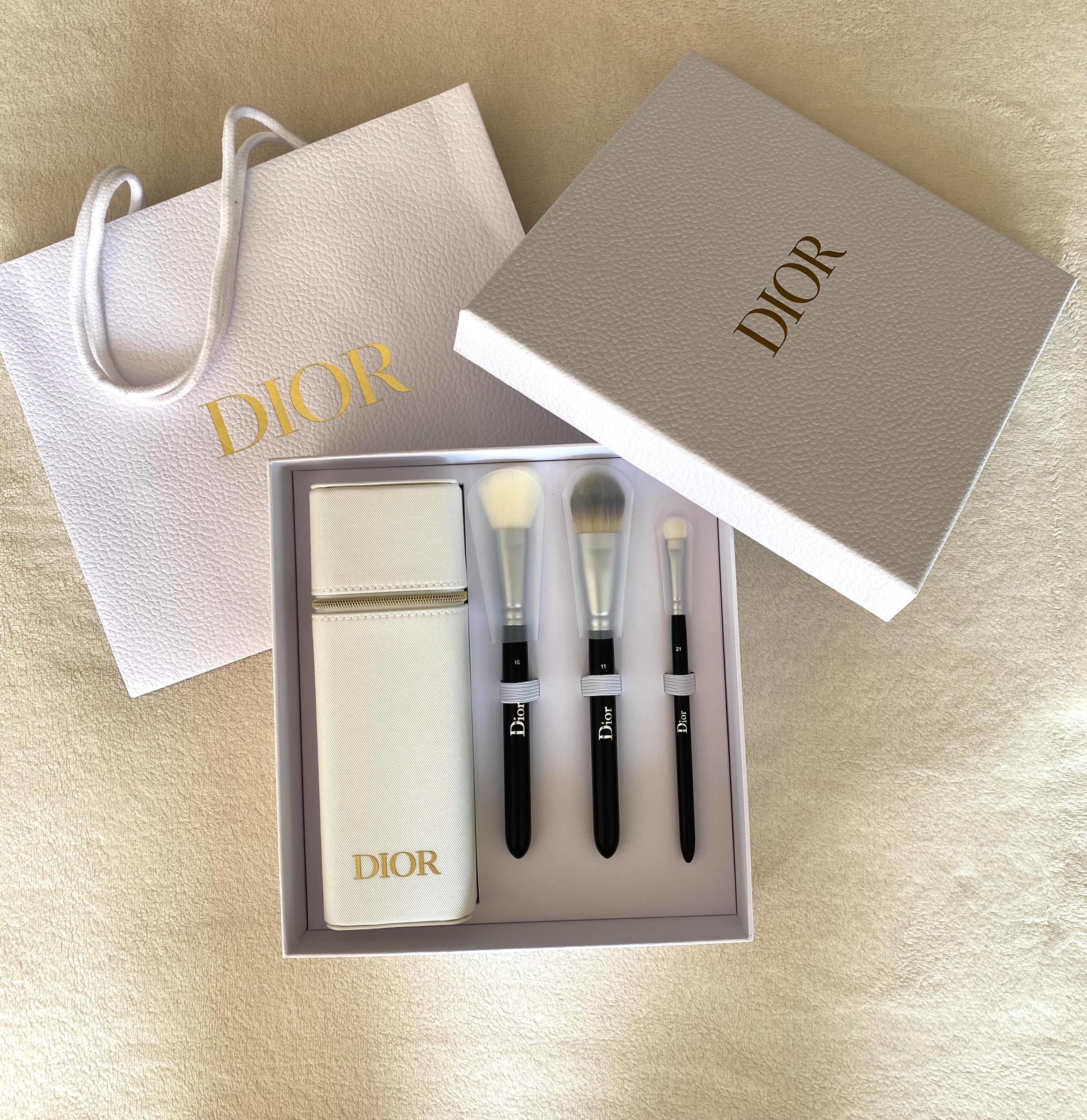 メイク道具・化粧小物 Dior BACKSTAGE BRUSHES COLLECTION DIOR BACKSTAGE BRUSHES PROFESSIONAL FINISH BRUSH SET NIB