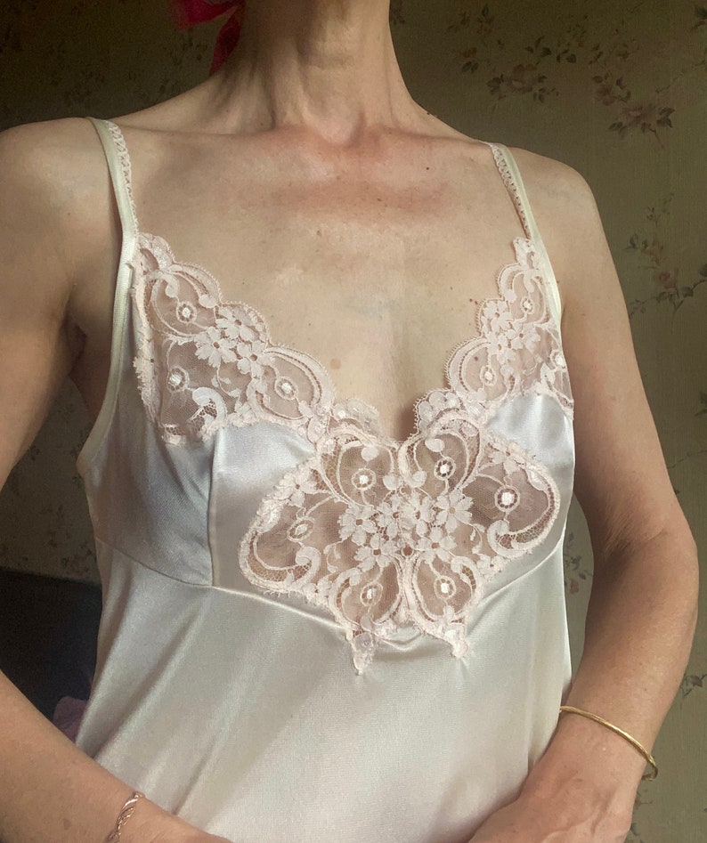 70s Made in France Nuisette french label Celon Dentelle Lingerie française Robe-nuisette Crème ivoire Satinée soyuese image 5