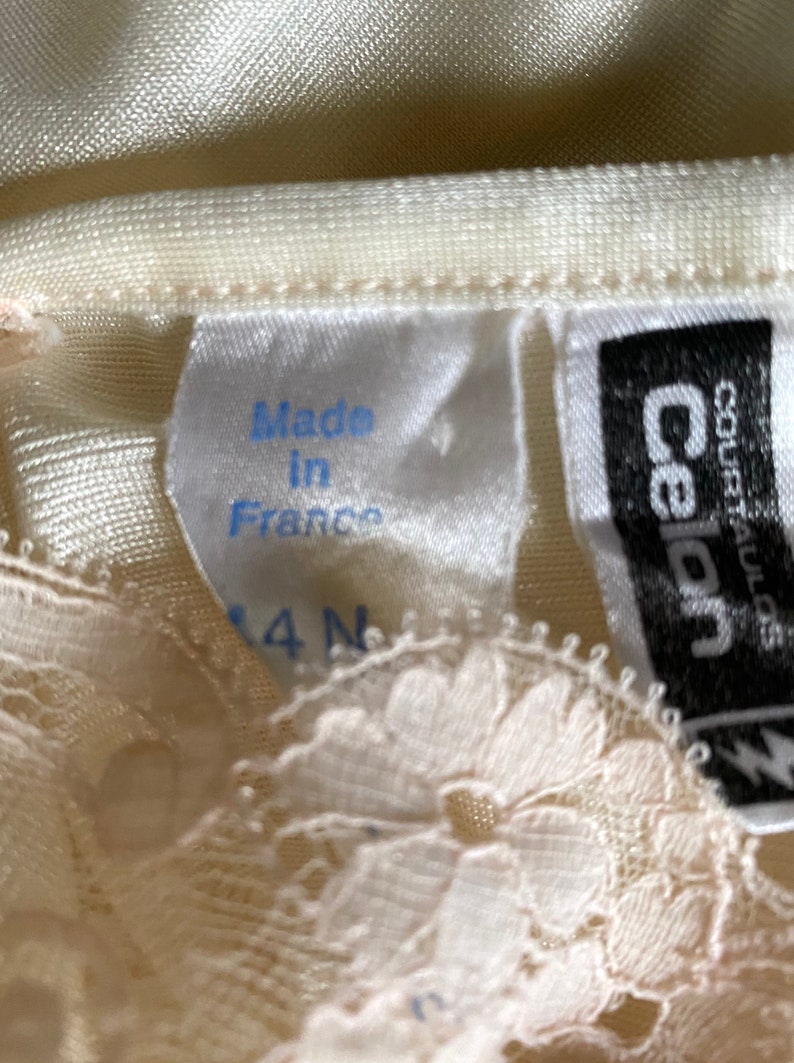 70s Made in France Nuisette french label Celon Dentelle Lingerie française Robe-nuisette Crème ivoire Satinée soyuese image 2