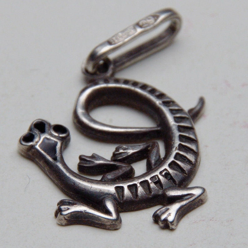 iguana Sterling silver lizard necklace salamander summer jewelry reptile jewelry silver necklace newt lizard pendant