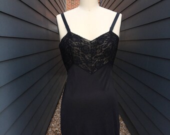 Vintage Slip // Black Slip // size M/L