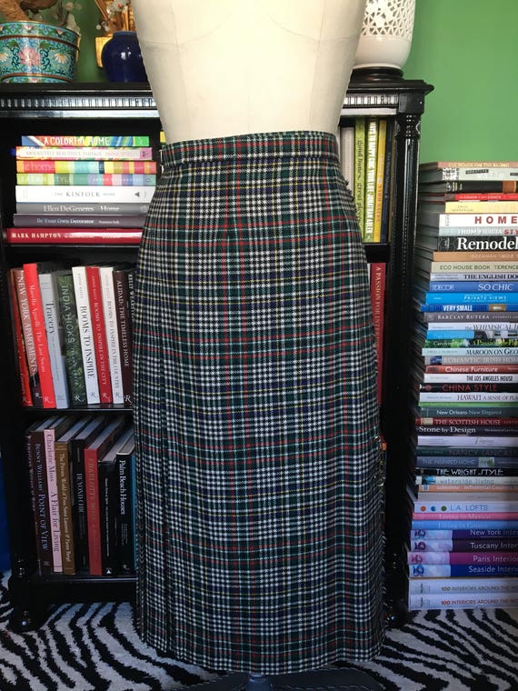 Vintage Kilt // 1980s plaid skirt// 1980s skirt