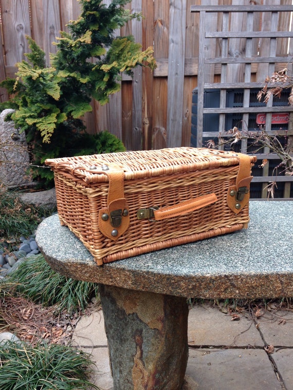 Vintage Picnic Basket // Basket Purse // Leather S
