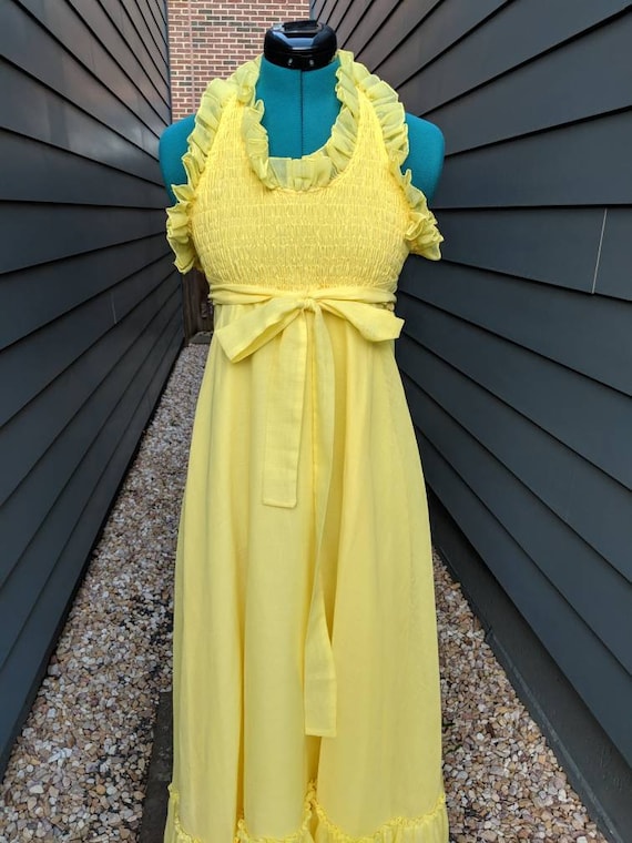 1970s yellow halter gown // Vintage Ruched Dress … - image 2