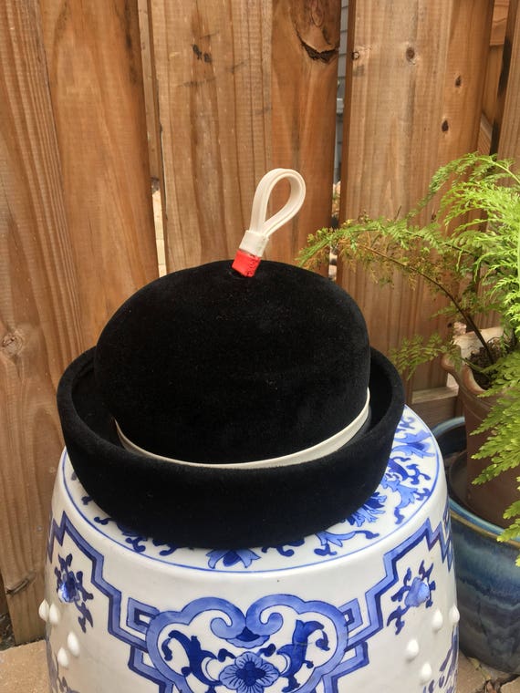 1960s Hat // Vintage Black hat // Hat with top lo… - image 1