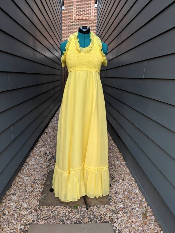 1970s yellow halter gown // Vintage Ruched Dress … - image 3