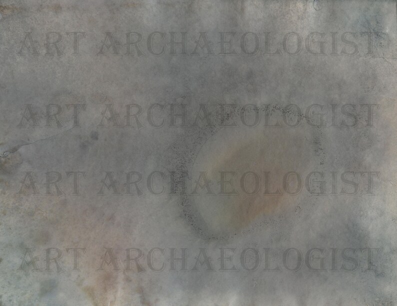 Op de afbeelding: Een getextureerde, verouderde papieren achtergrond met een vervaagde, gevlekte uitstraling. Het papier heeft een grijs-beige kleurenpalet, met de tekst "ART ARCHAEOLOGIST" vaag zichtbaar over het oppervlak. Het algehele effect is vintage en verweerd.