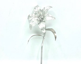 Handmade Bare Aluminum Metal Lily with Base