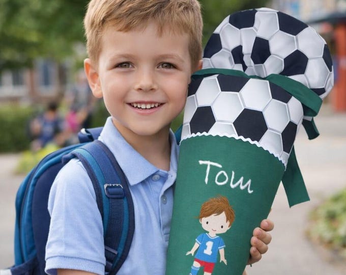Schultüte Fussball Fussballer in Dunkelgrün
