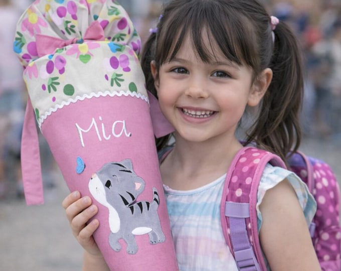 Schultüte Mädchen in altrosa mit Katze passend zum Flower Powbär Schulranzen