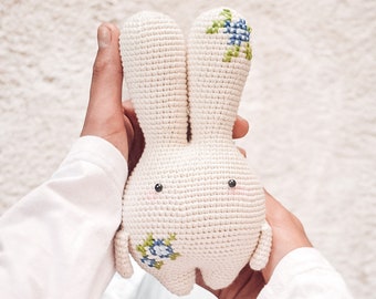 Badly Drawn Rabbit - Crochet Pattern | English Spanish