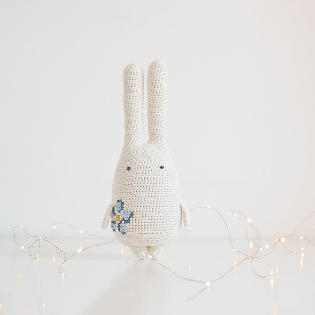 Badly Drawn Rabbit | Crochet Pattern | Spanish - English - Etsy