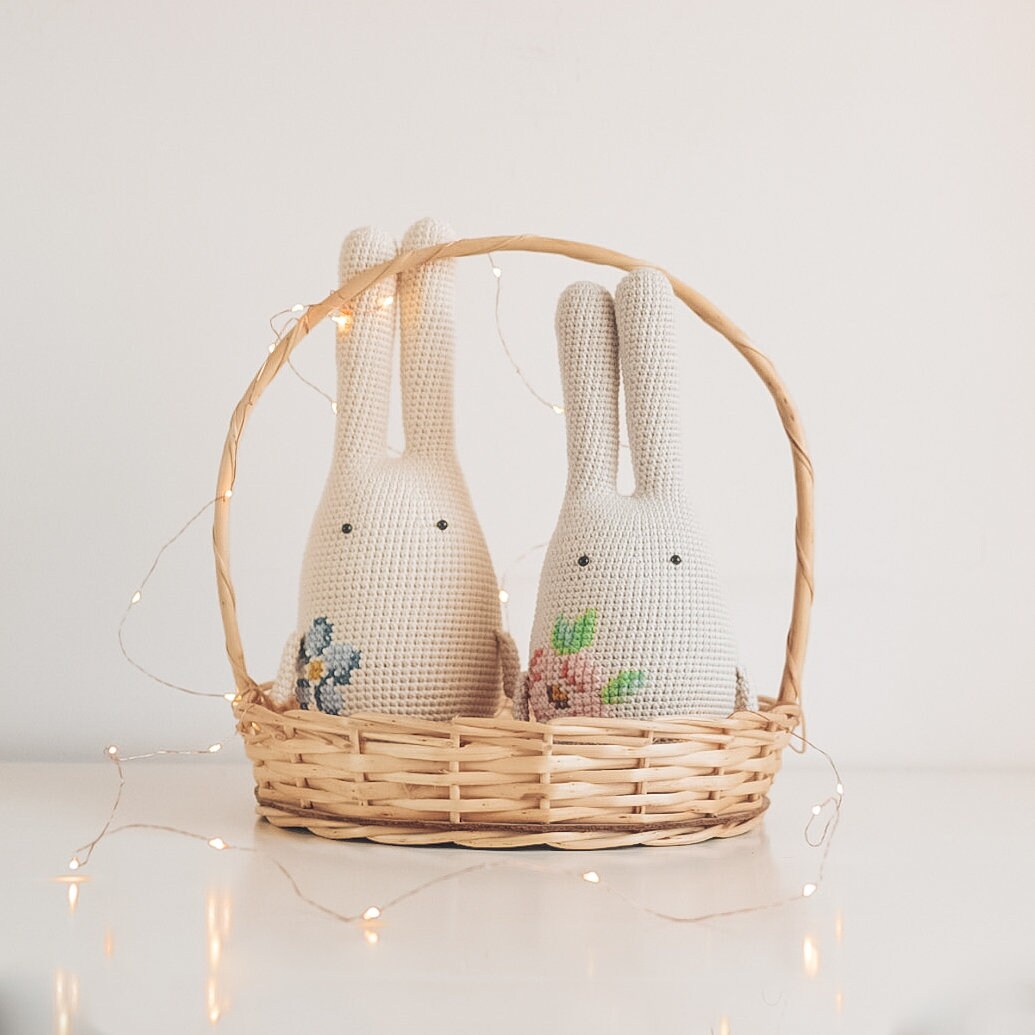 Badly Drawn Rabbit | Crochet Pattern | Spanish - English - Etsy