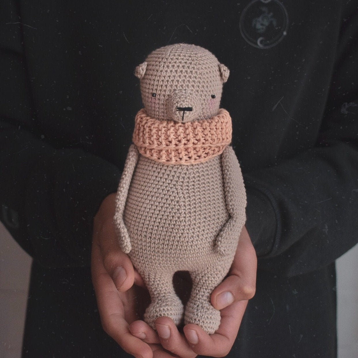 DINATOR, the bear | crochet pattern EN