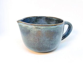 Handmade Matcha Bowl: 19oz Matcha Bowl With Handle and Pour Spout, Chasen Whisk Holder, Tea Ceremony, Matcha Latte