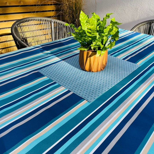 Tovaglia in tessuto idrorepellente per esterni-Whitley Bay Blue Stripes Tovaglia impermeabile per esterni / interni larga 150 cm, cuscini, rivestimento per mobili