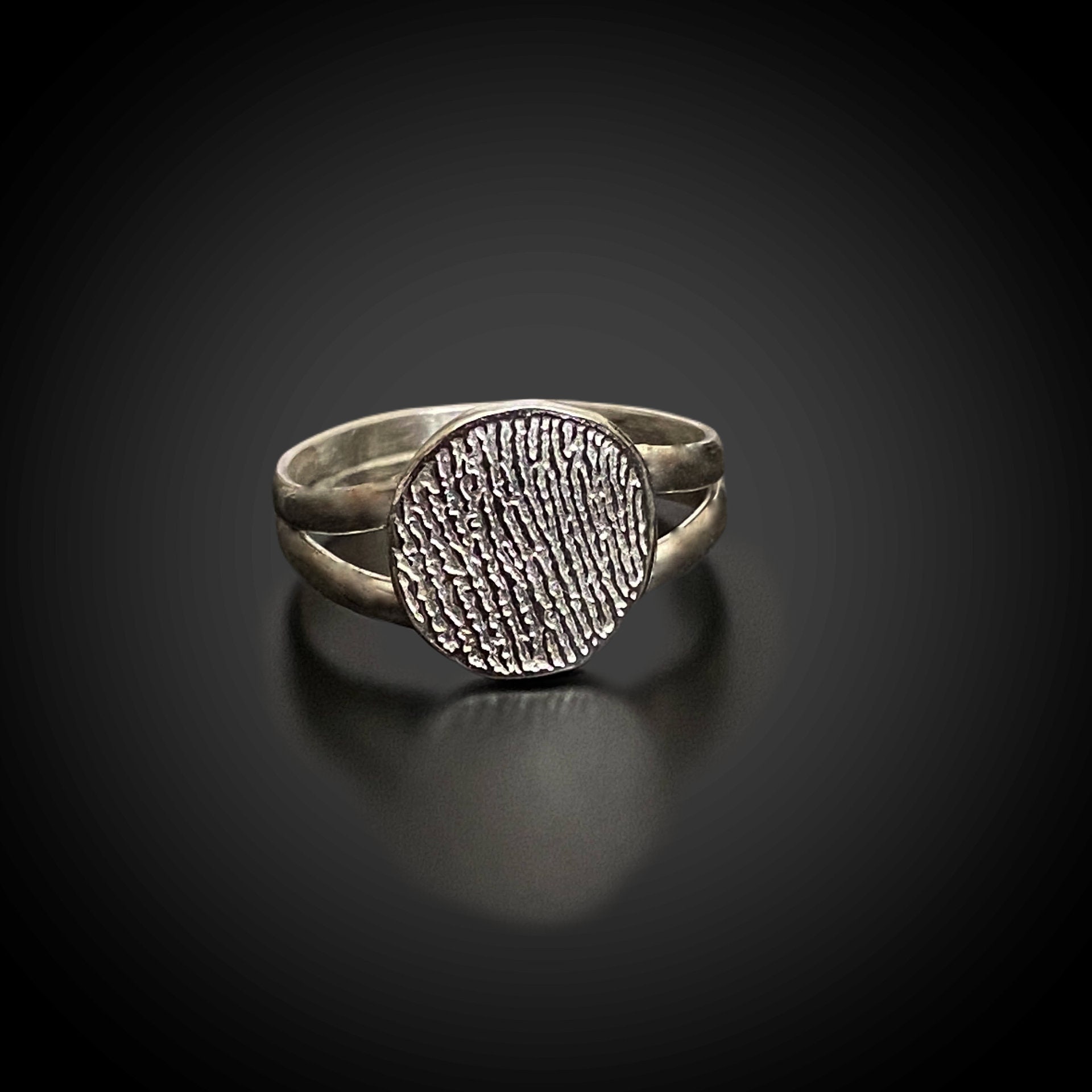 Fingerprint rings funeral shop