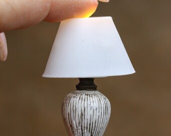 1:12 miniature dollhouse table lamp battery "Kairo"