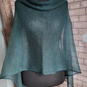 Poncho de lino verde, Envoltura de punto, Capa ligera, Chal de verano, Envolturas de chales de noche, Ponchos asimétricos, Encogimiento de hombros de playa, Regalo para ella imagen 5