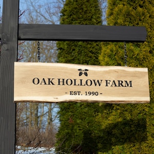 Anpassad gårdsingångsskylt, Live Edge Oak Ranch, personligt fastighetsnamn, rustik utomhusdekor