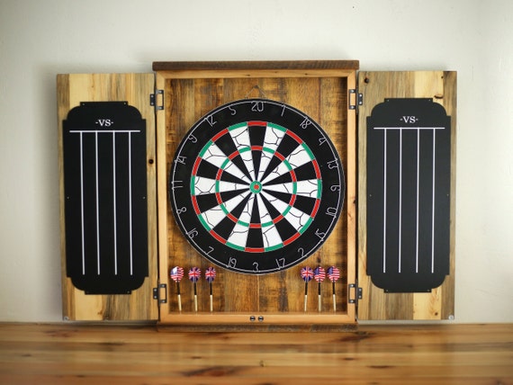 Personalisierter Dartboard-Schrank, Altholz-Wandschutz