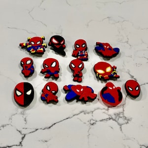 CROCS CHARMS-JIBBITZ-SPIDERMAN – Chicos & Chicas Shoes
