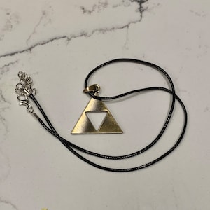 Colliers Triforce inspirés de Zelda BOTW 3 styles uniques, cadeau parfait pour les fans, accessoire inspiré du jeu image 1