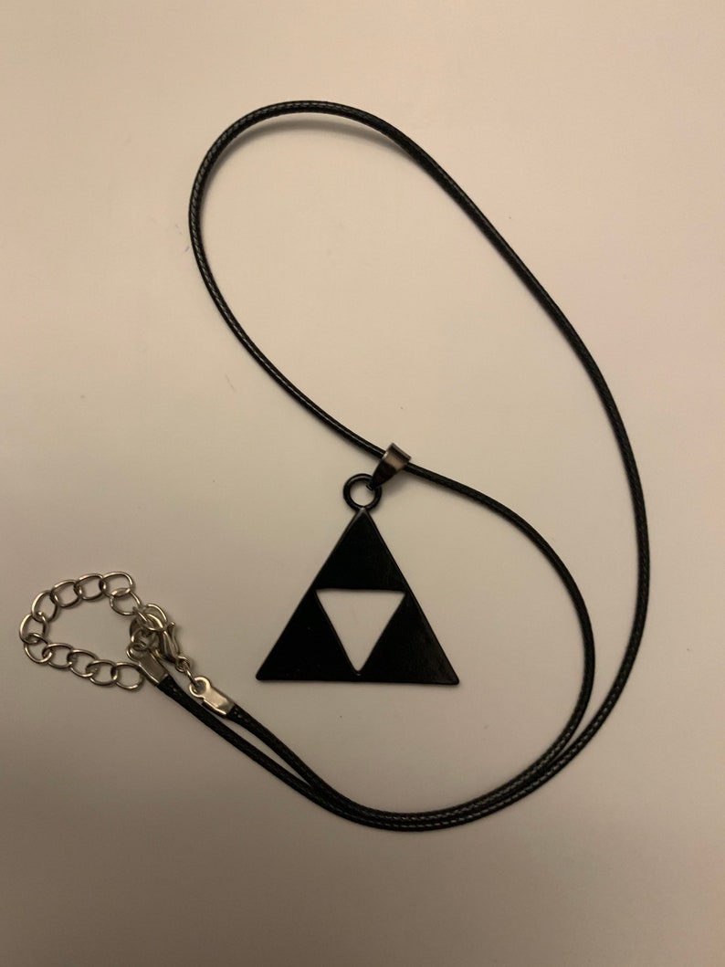 Colliers Triforce inspirés de Zelda BOTW 3 styles uniques, cadeau parfait pour les fans, accessoire inspiré du jeu Noir