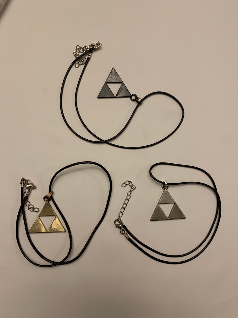 Colliers Triforce inspirés de Zelda BOTW 3 styles uniques, cadeau parfait pour les fans, accessoire inspiré du jeu image 2