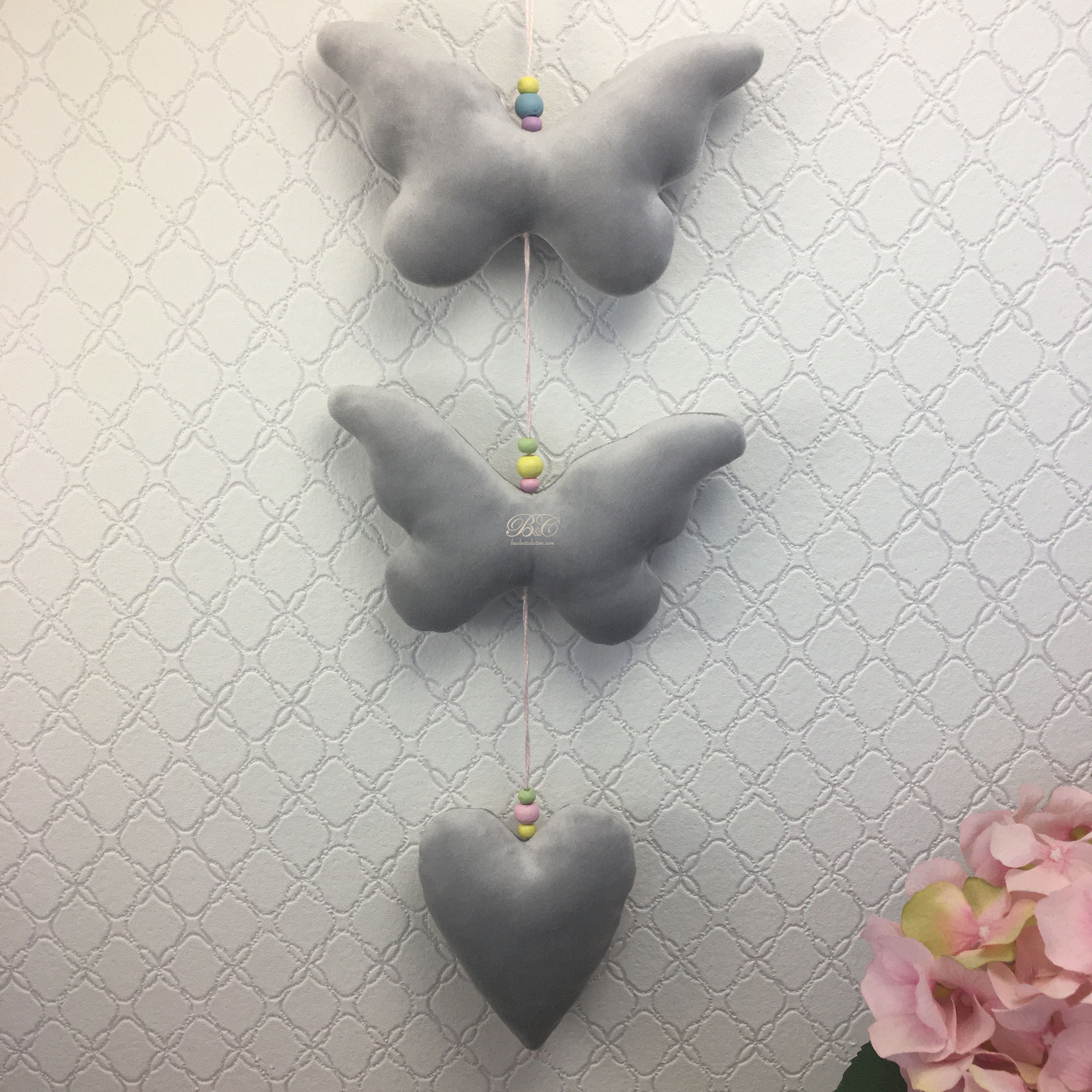 Suspension de Trois Papillons en Velours