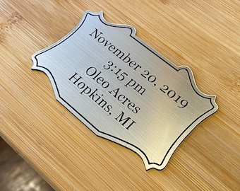 Personalized engraved plaques for deer mounts, trophies, and more! Silver and Gold finishes available