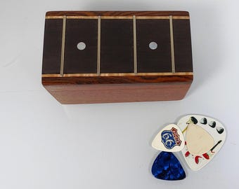 Caja de púas de ébano artesanal: caja de recuerdo de caoba