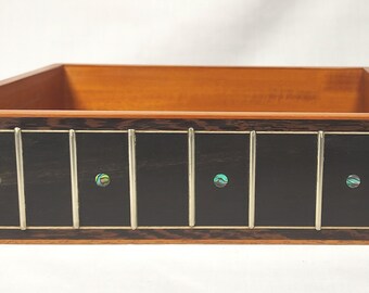 VALET DE VESTIMENTA PARA HOMBRE, Diapasón genuino con marcadores incrustados de abulón