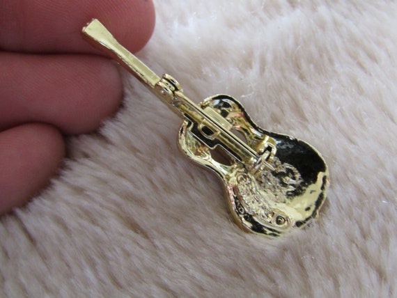 Vintage Gerry's acoustic guitar pin - image 5