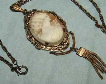 Vtg. shell cameo pendant necklace