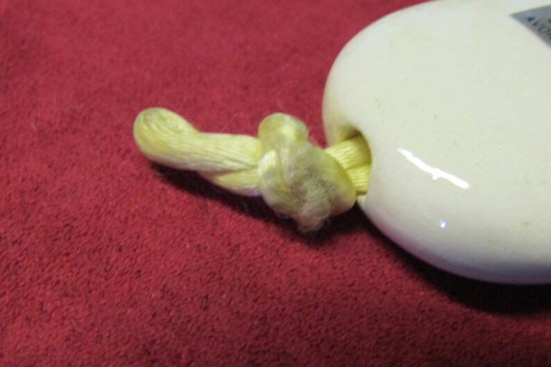 Vtg Avon hand painted porcelain necklace
