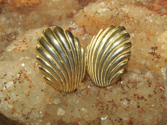 Napier oyster shell pierced earrings - image 1