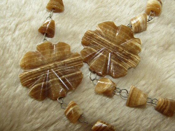 Vintage hand carved agate necklace - image 4