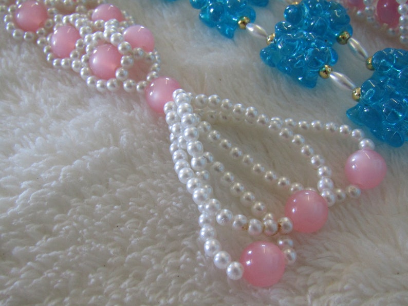 Lot hand crafted necklaces