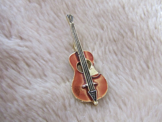 Vintage Gerry's acoustic guitar pin - image 1