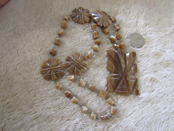 Vintage hand carved agate necklace - image 2