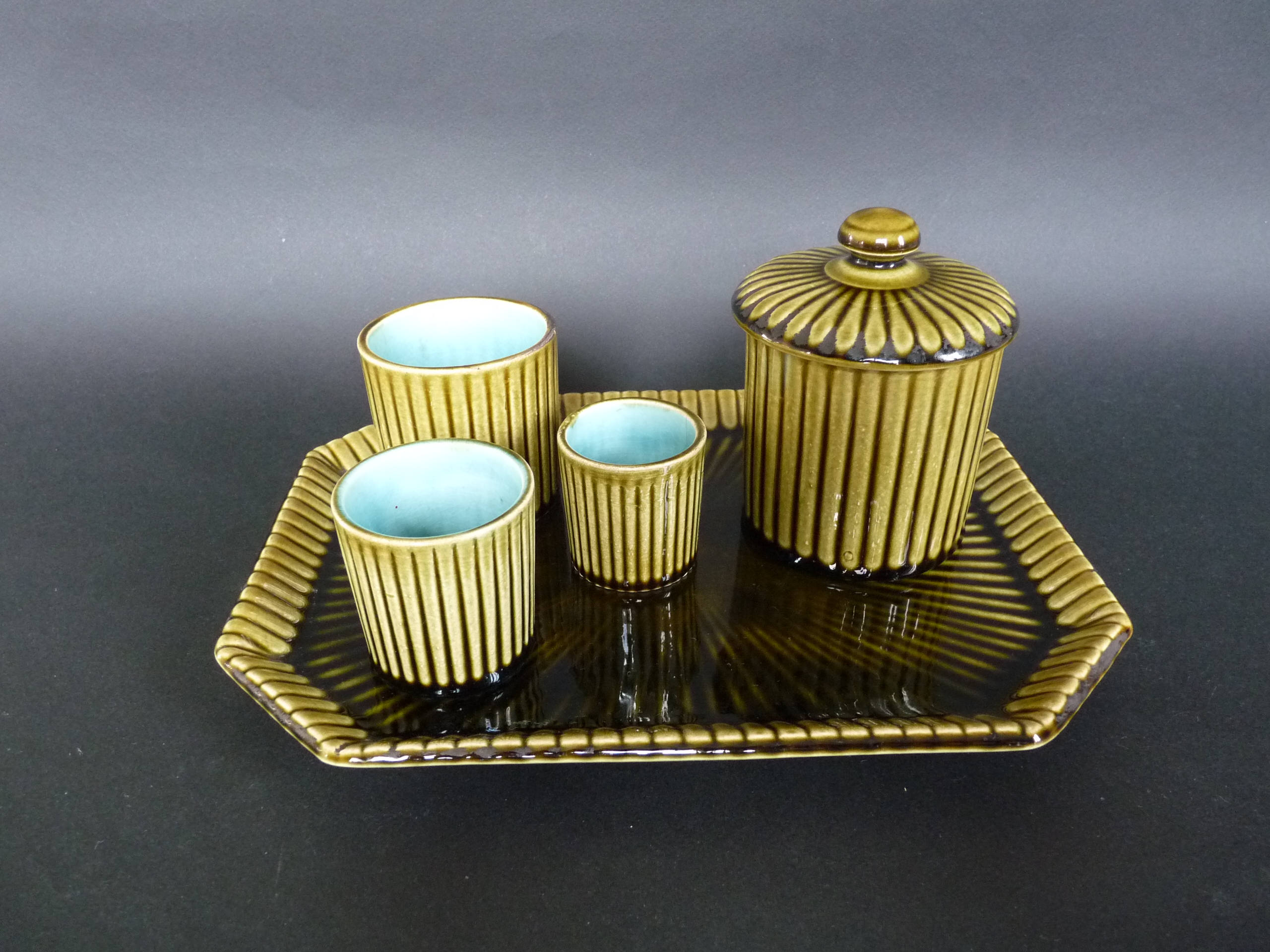 Service à Tabac ou Autre, Plateau avec Petits Pots Gigognes en Grès Émaillé - Vintage Années 50